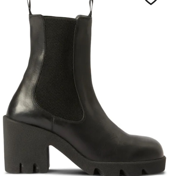 Burberry Leather Chelsea Black Mid-Calf Heeled Boots Womens sz EU 36 / 6 NIB - Picture 1 of 17
